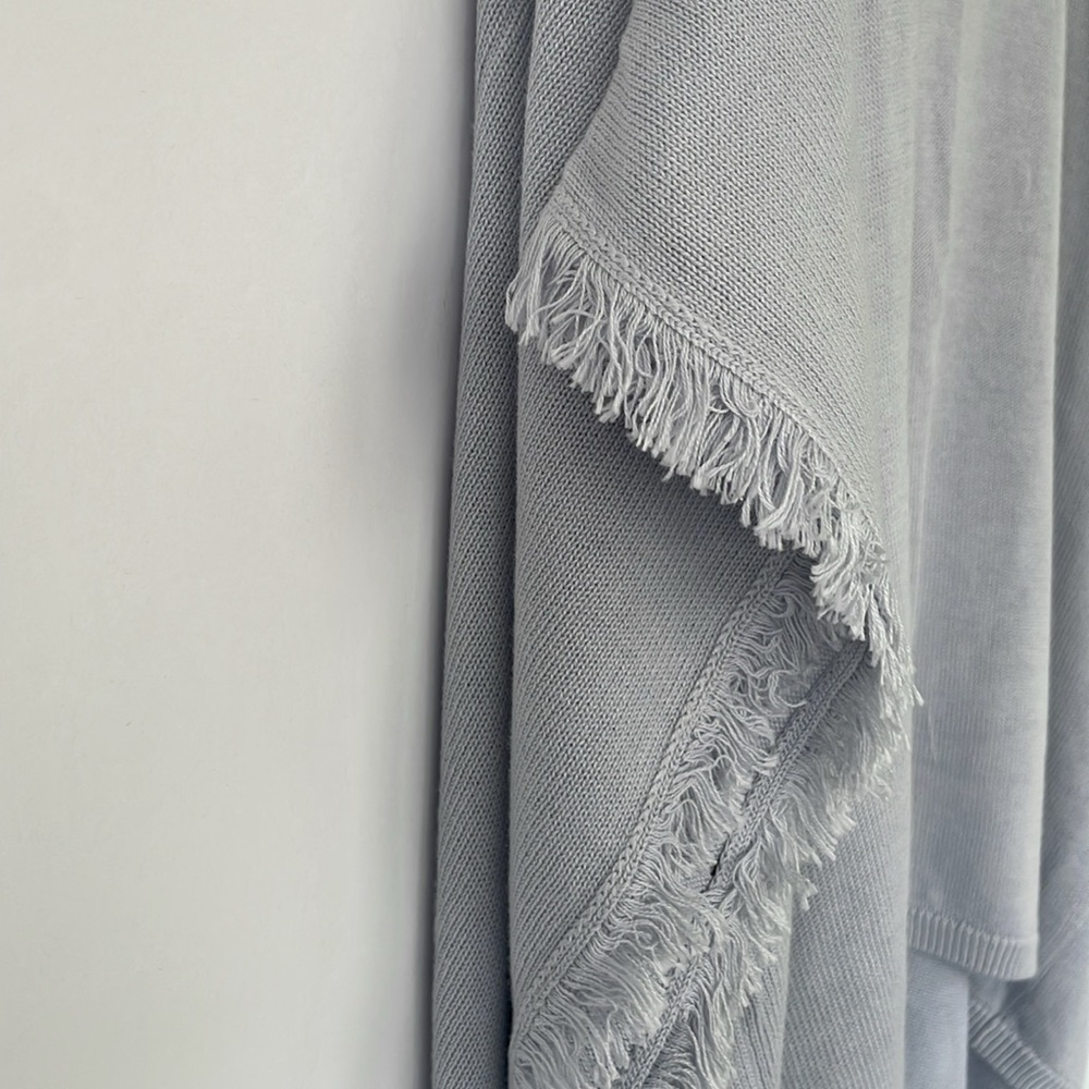 Vineyard Vines Women’s Oversized Fringe Poncho Sweater Cotton Pull Over XS / S - Picture 12 of 17